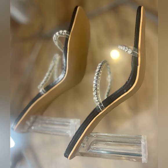 Diamond encrusted double strap heeled sandal. - Picture 5 of 5